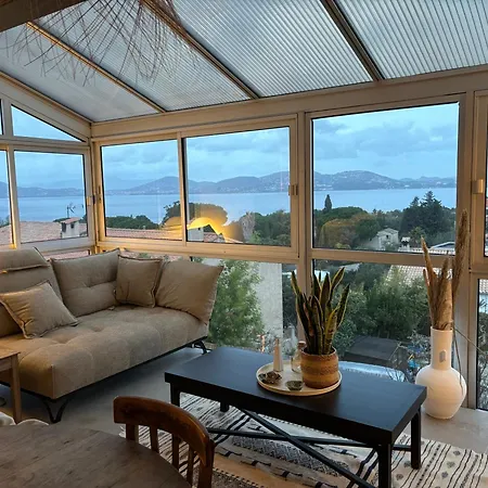 Vue Sur La Presqu'ile De Giens